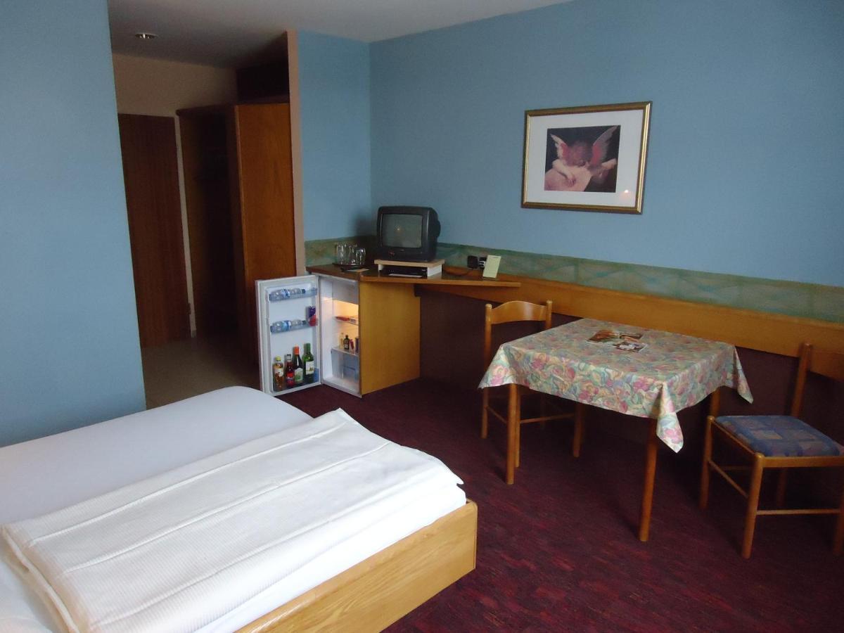 Enjoyhotel Garni Korntal Stuttgart B&B Ngoại thất bức ảnh
