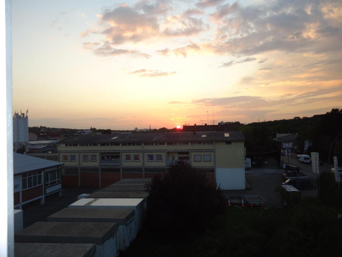 Enjoyhotel Garni Korntal Stuttgart B&B Ngoại thất bức ảnh