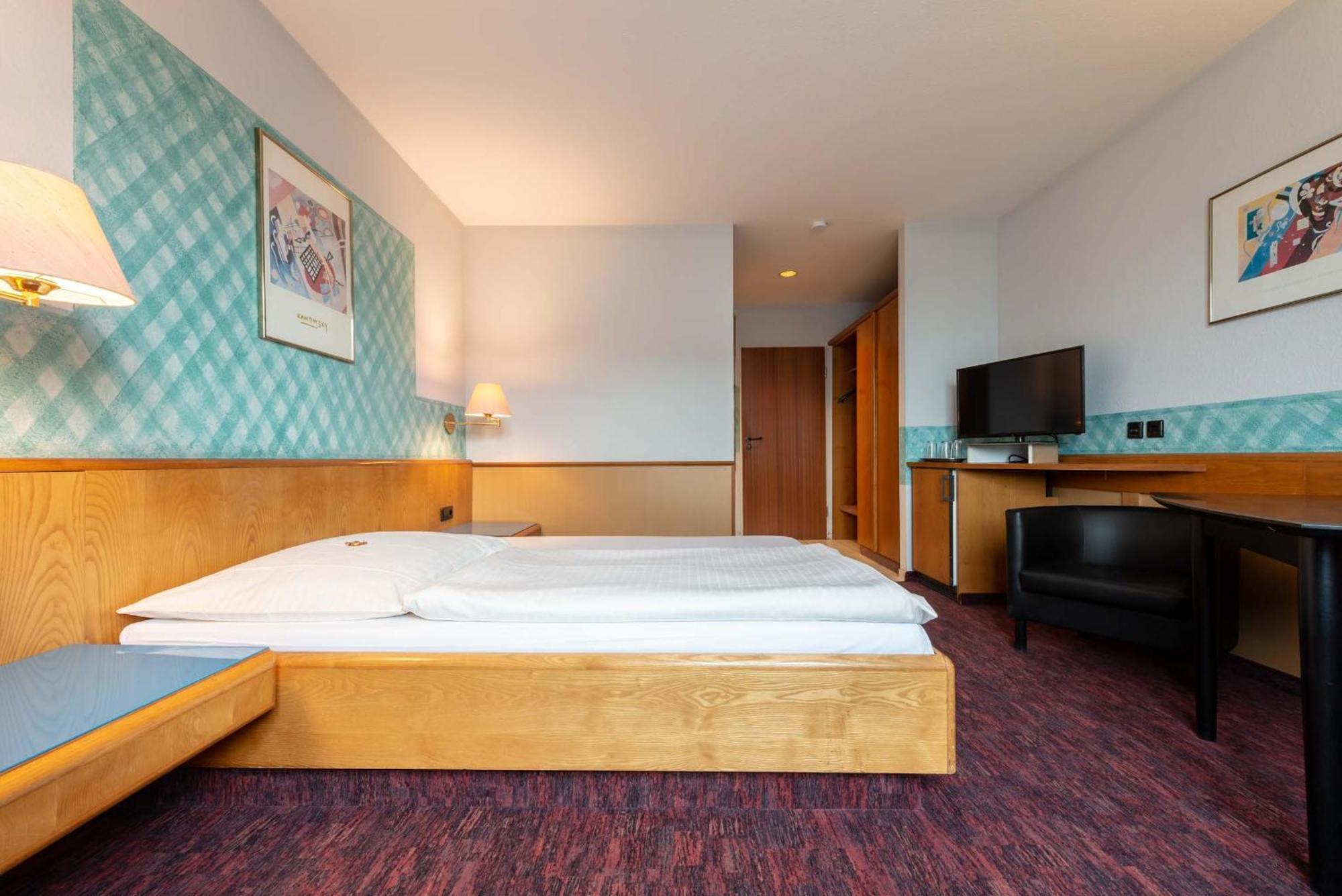 Enjoyhotel Garni Korntal Stuttgart B&B Ngoại thất bức ảnh