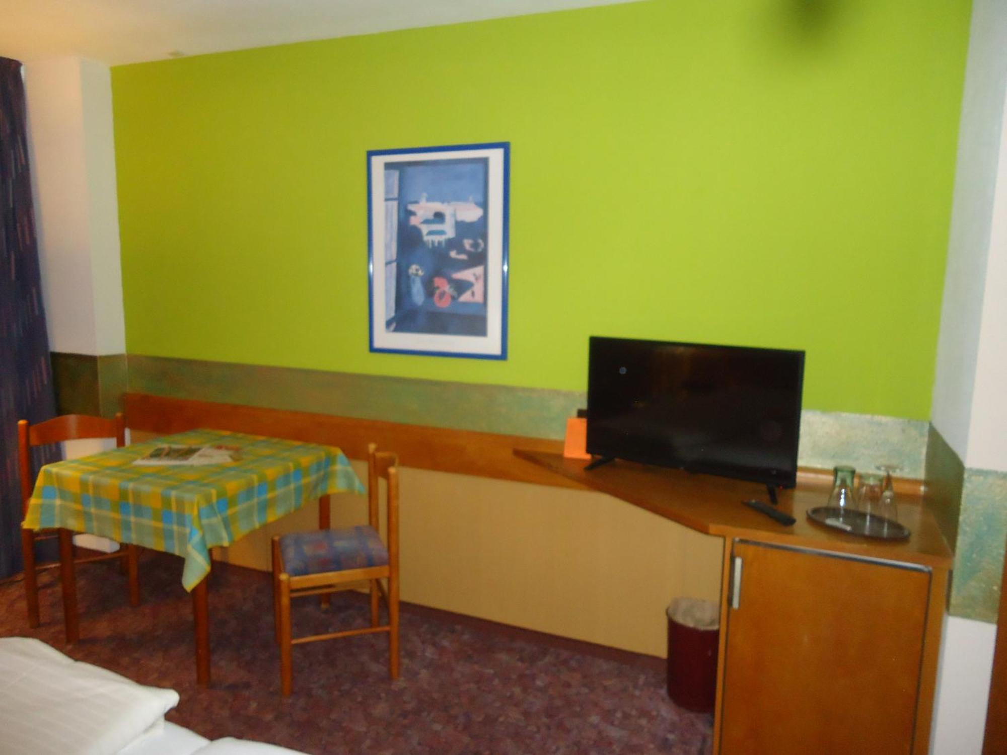 Enjoyhotel Garni Korntal Stuttgart B&B Ngoại thất bức ảnh
